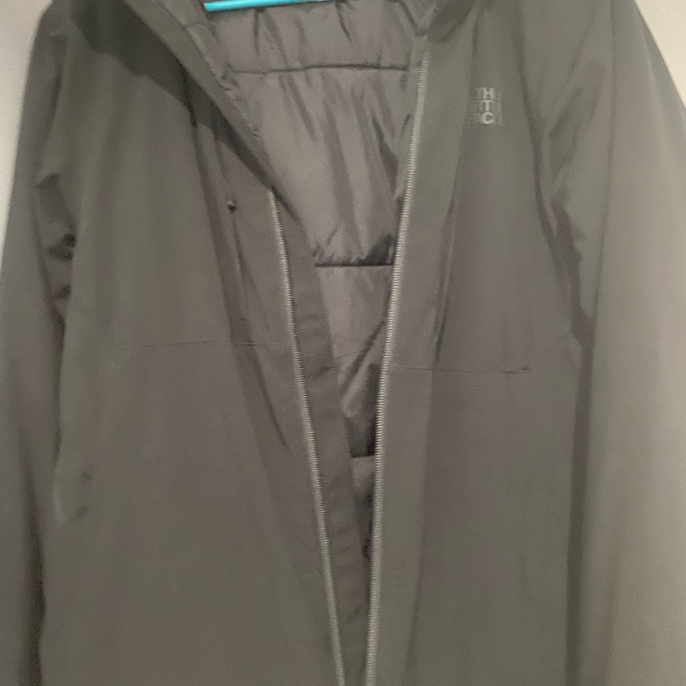 Mens size small Black like new North Face coat